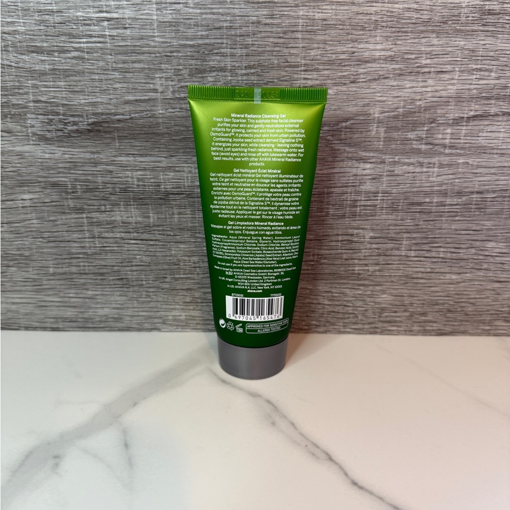 AHAVA Mineral Radiance Cleansing Gel - Picture 2 of 3